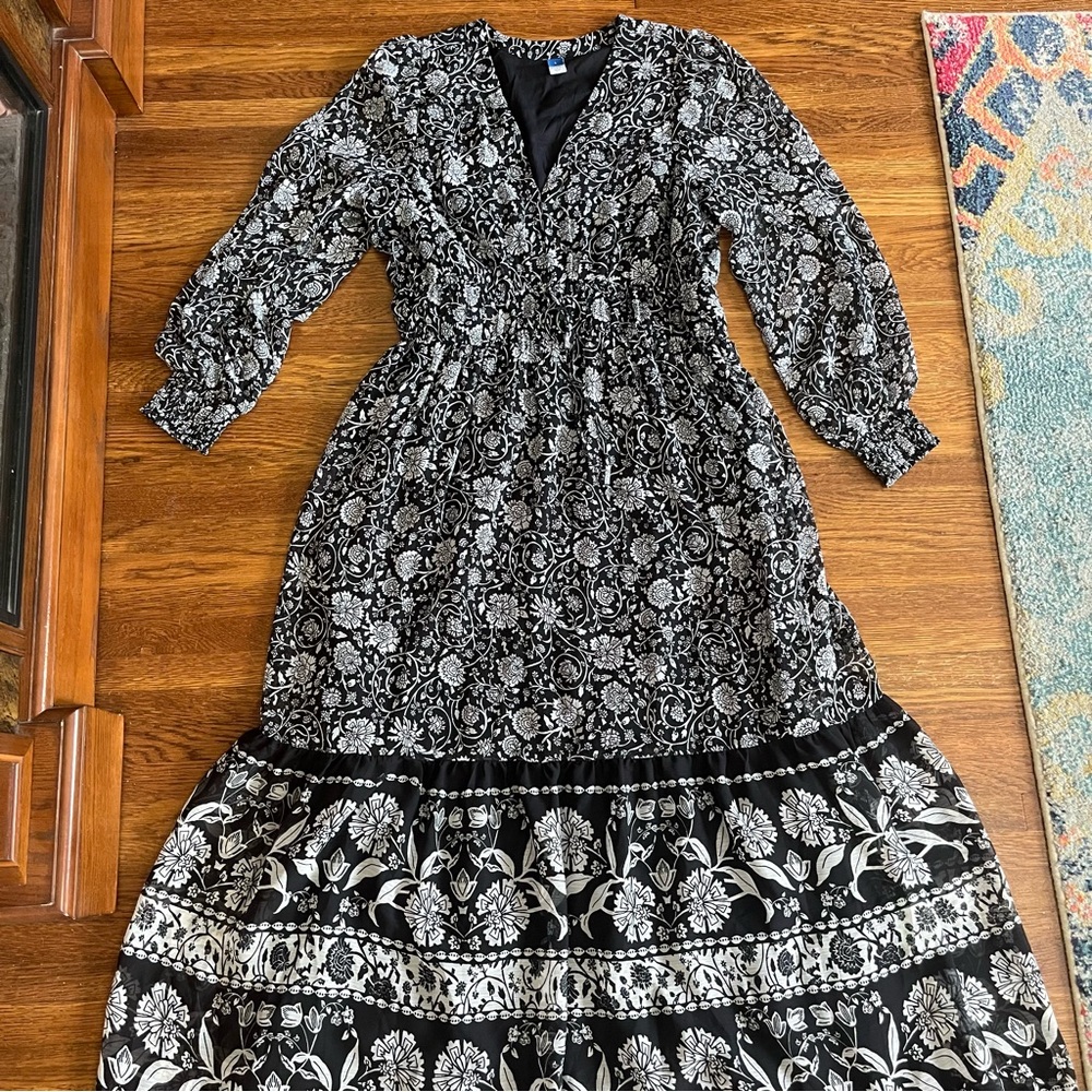 Old Navy L maxi dress peasant prairie boho black white feminine cottage
